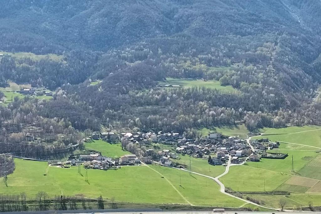 Appartamento Di Montagna Lo Grop Chambave Eksteriør billede